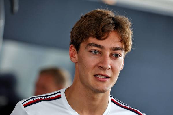 George Russell cambia mentalità dopo la pausa estiva grazie a Alonso