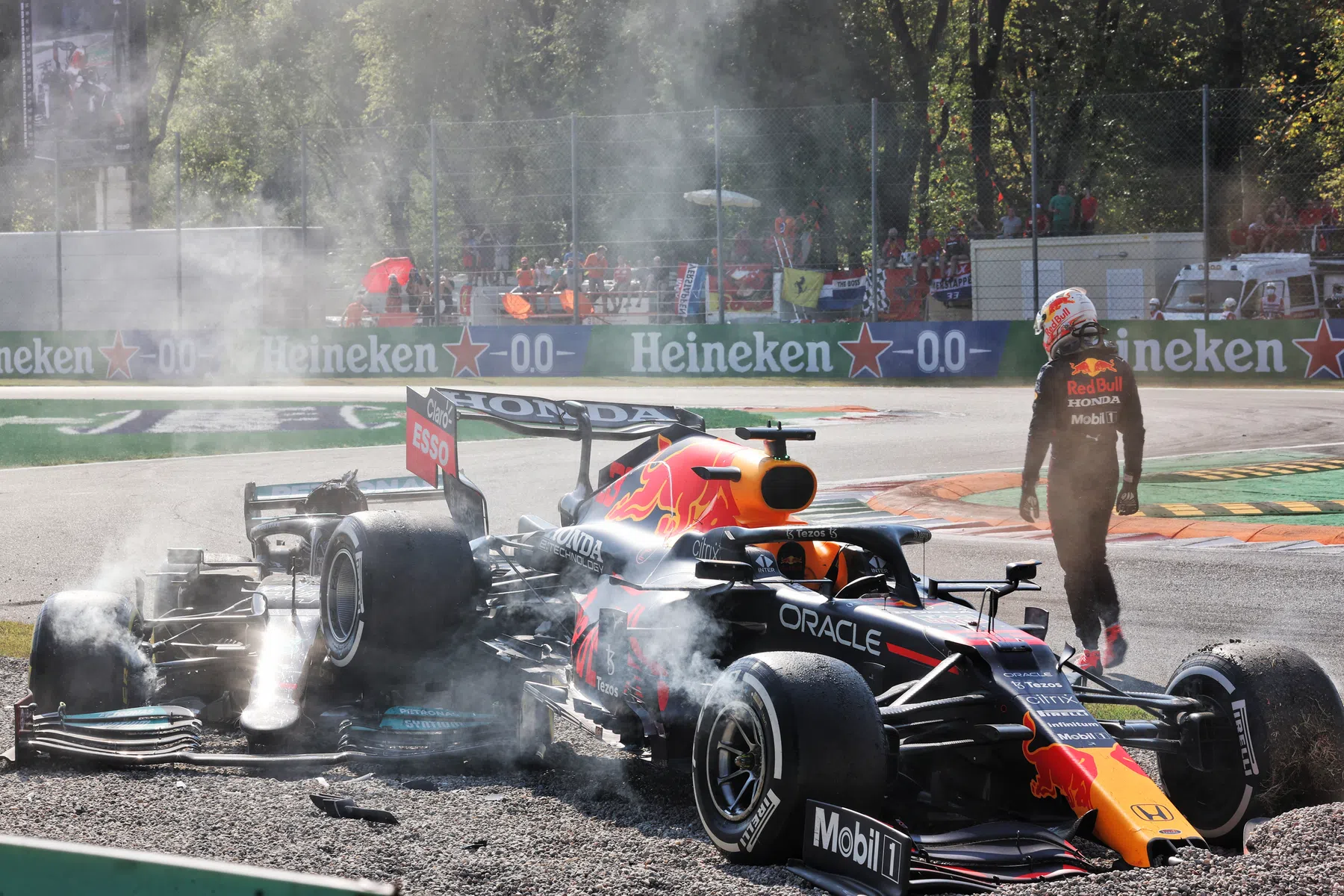 karun chandhok astonishment over hamilton and verstappen