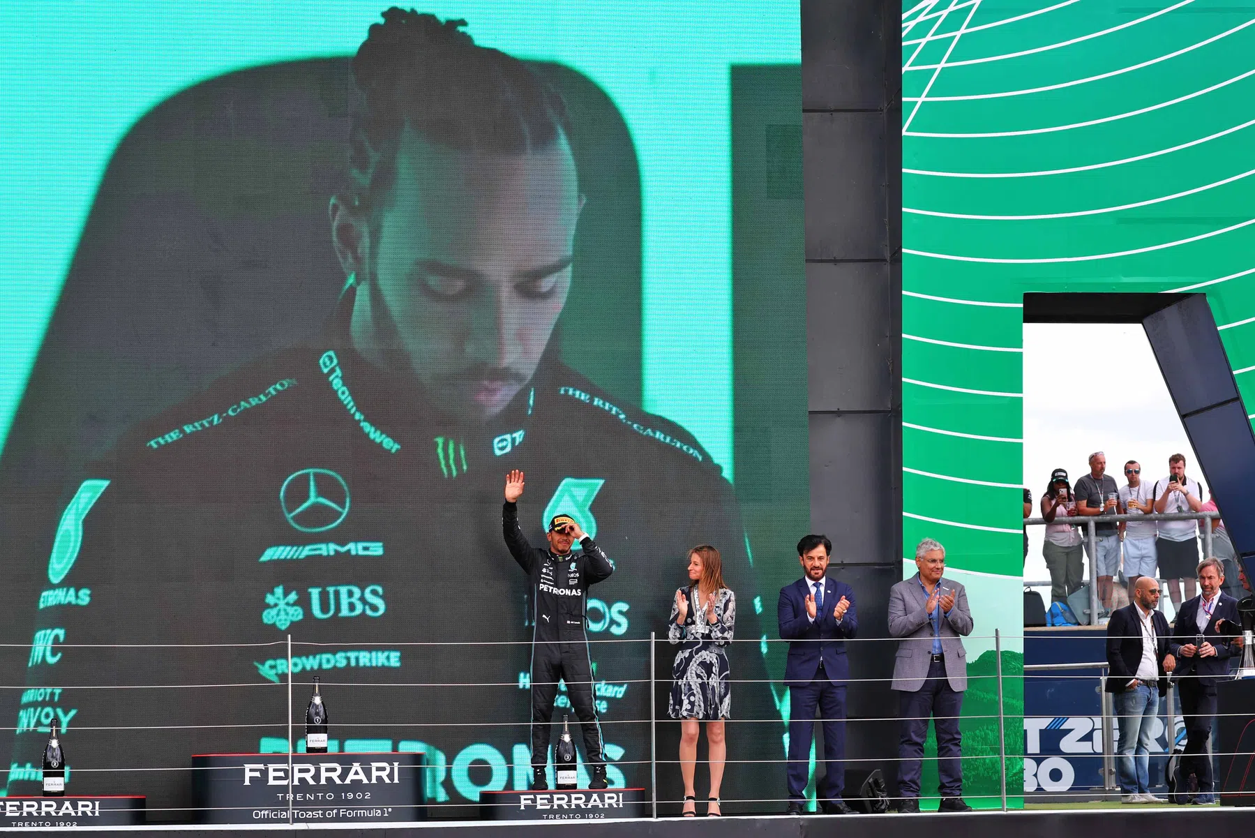 Hamilton è soddisfatto della sua vettura, la più positiva di quest'anno