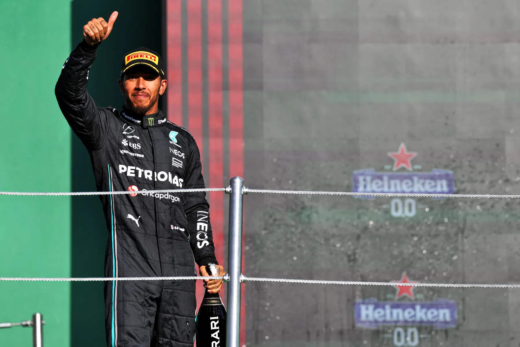 lewis hamilton spera nella battaglia con verstappen in brasile