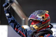 Thumbnail for article: Verstappen heeft overwinning al binnen, Mercedes in grote problemen