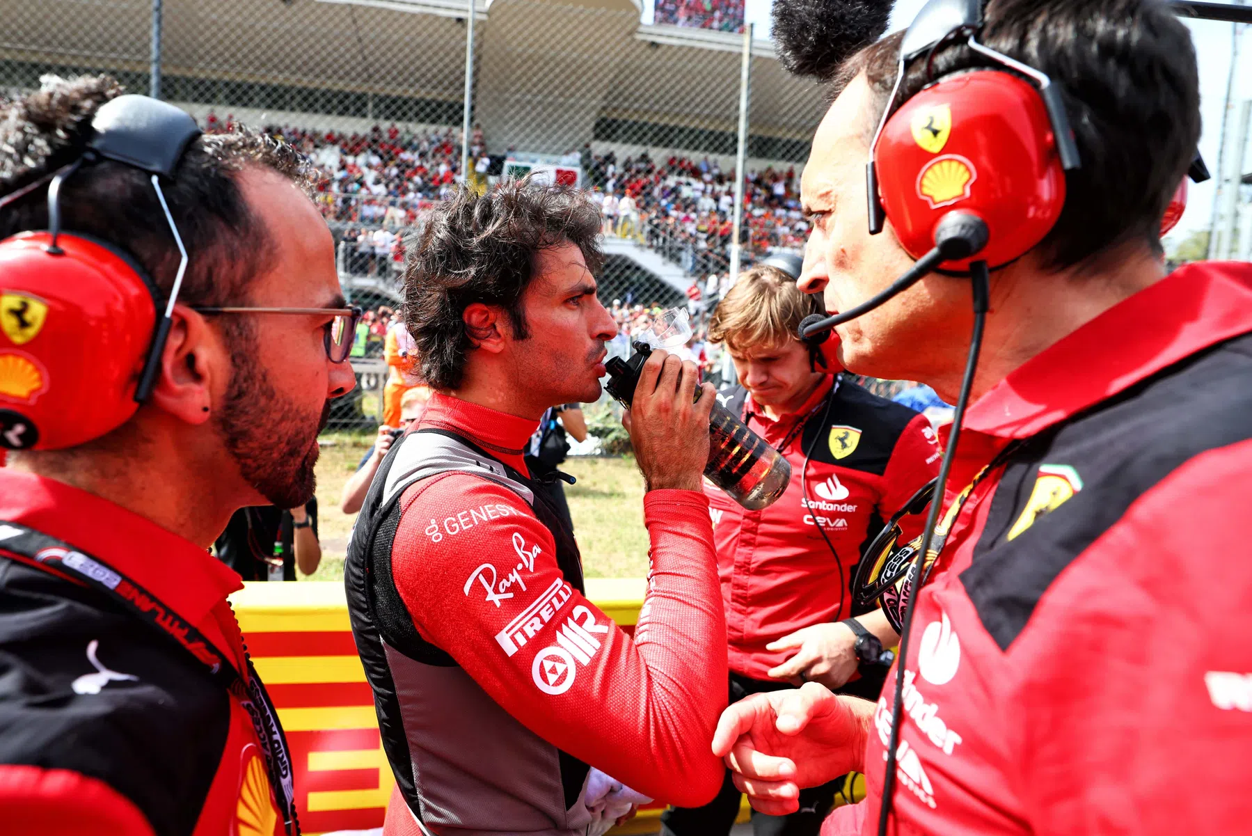 Ferrari Sainz, Leclerc and Vasseur in Vegas