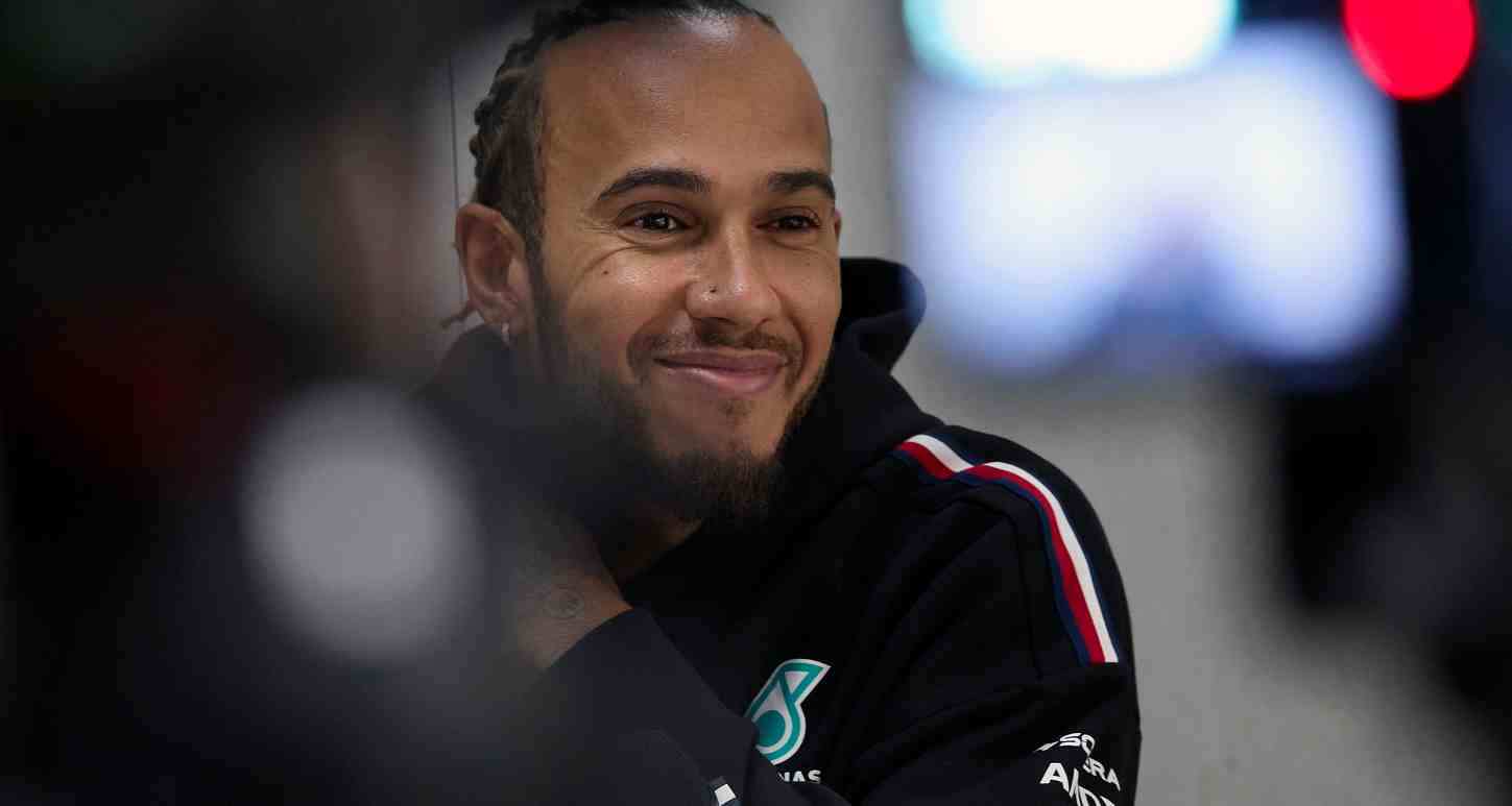 Hamilton sees less enthusiasm at Red Bull