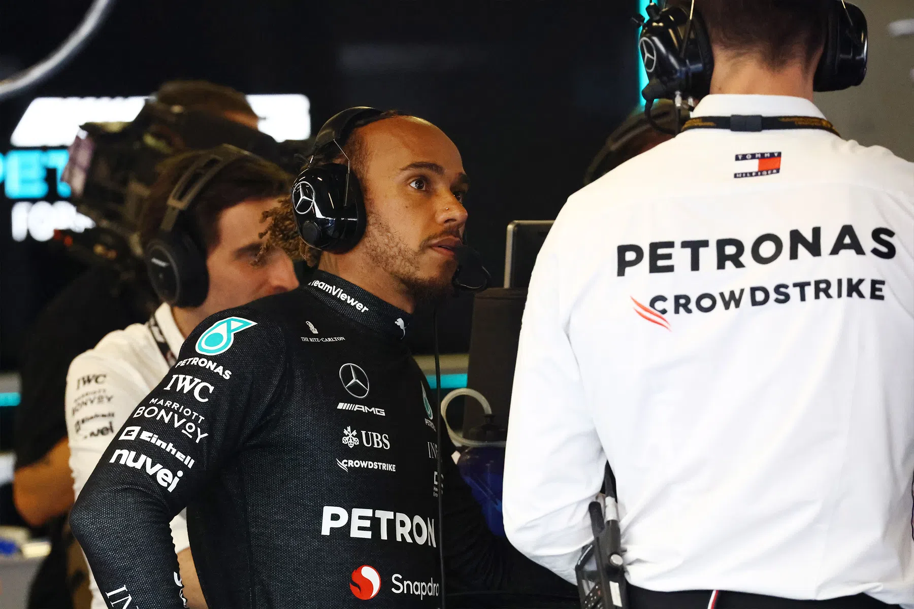 mercedes tells in debrief that it was a tough weekend in abu dhabi