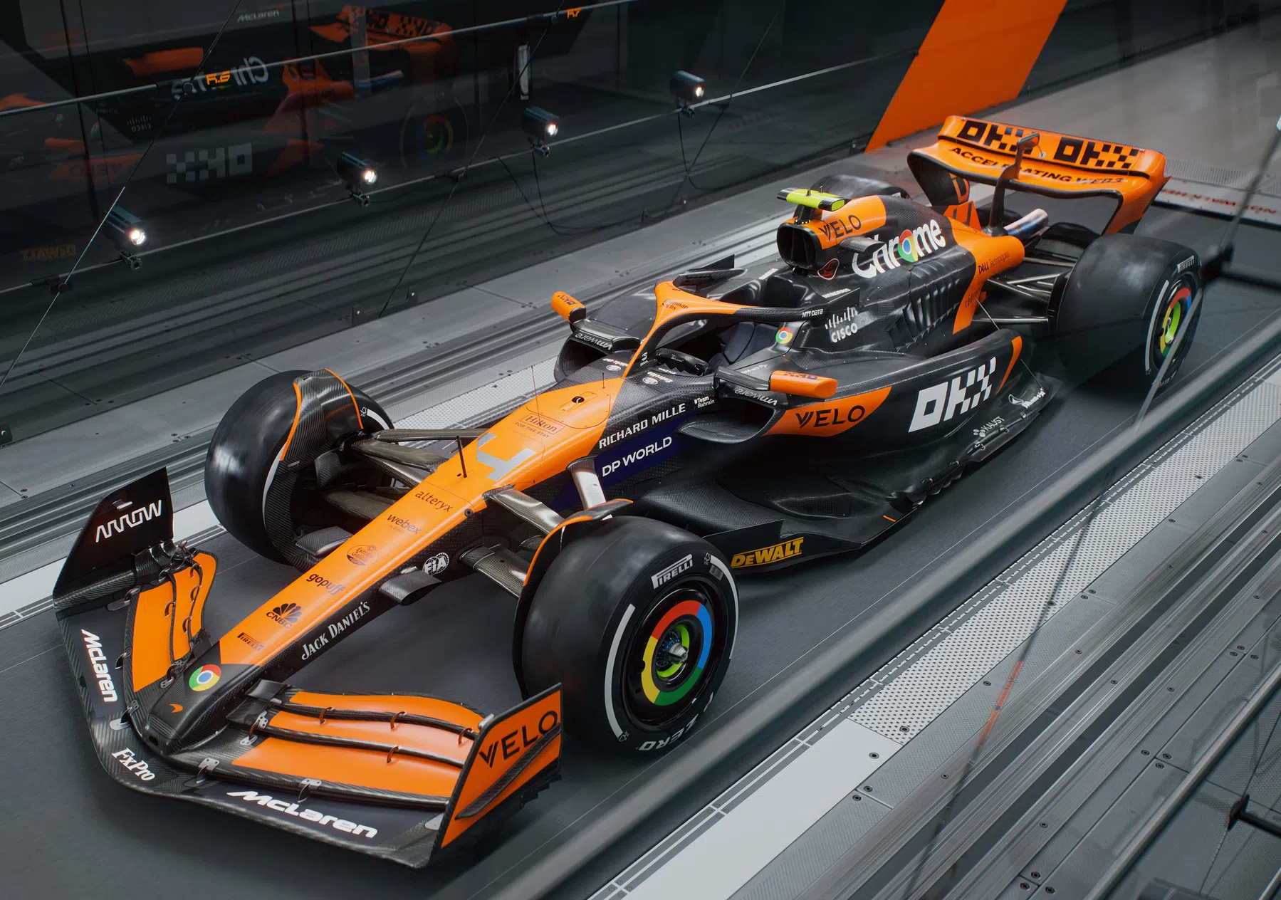 photo mclaren mcl38 new livery 2024