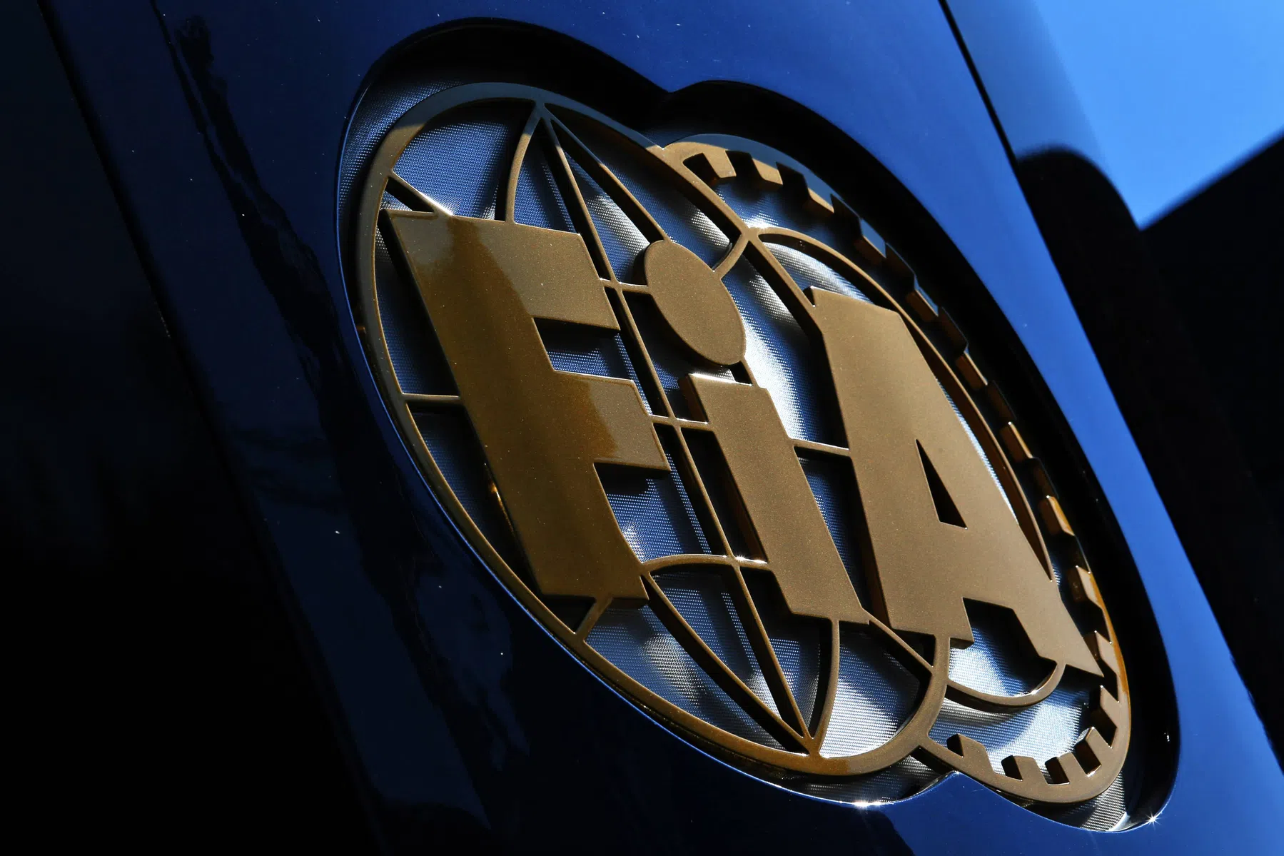 fia adapts rules drs and engine use