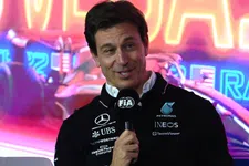 Thumbnail for article: Mercedes sollte auch über Verstappen als Ersatz für Hamilton nachdenken'.