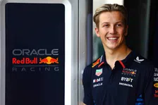 Thumbnail for article: Lawson traut manchmal seinen Augen nicht bei Verstappen: 'Er ist SO bequem'