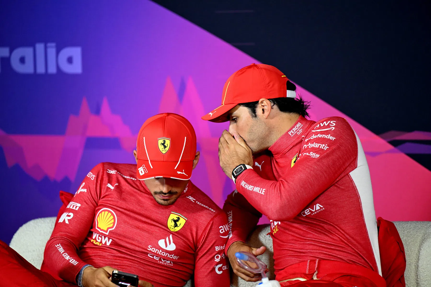 Leclerc ou Sainz mieux chez Ferrari ? Marko répond