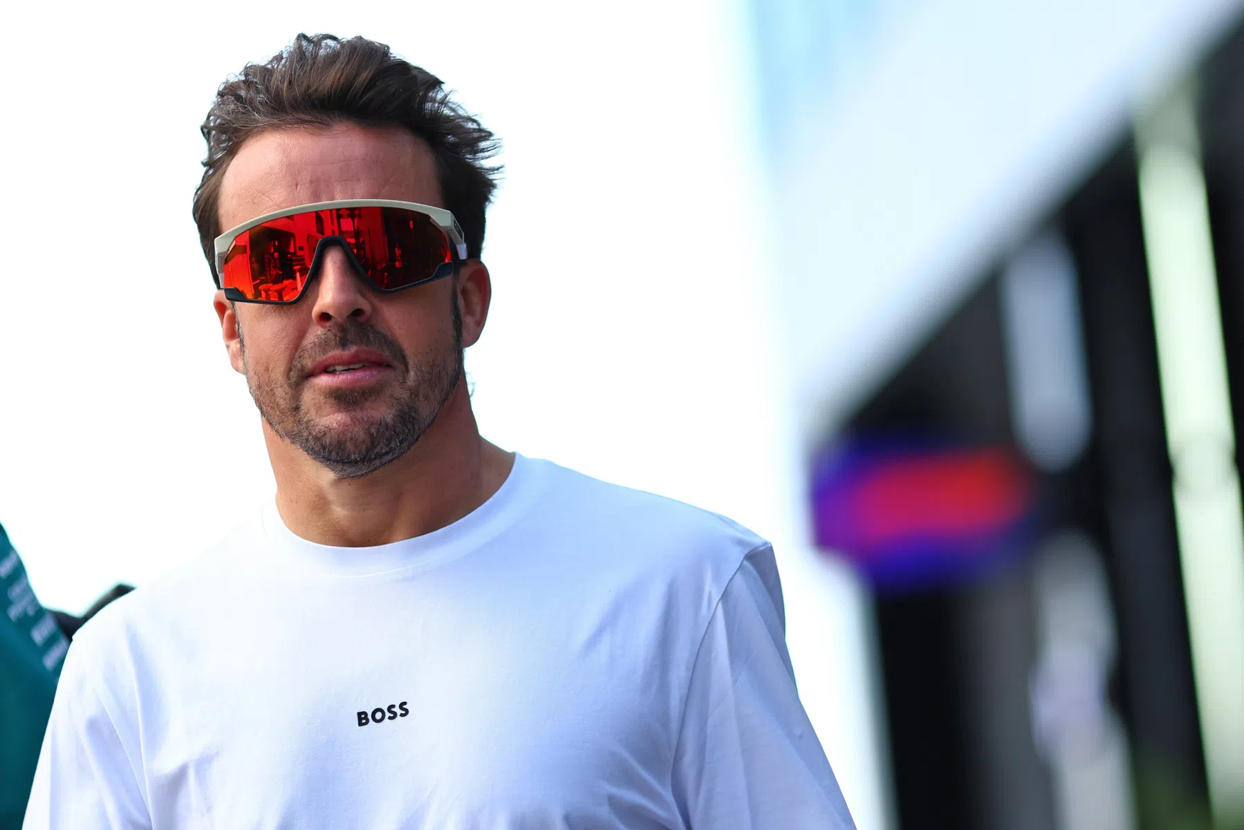 why alonso opts for longer stay at aston martin