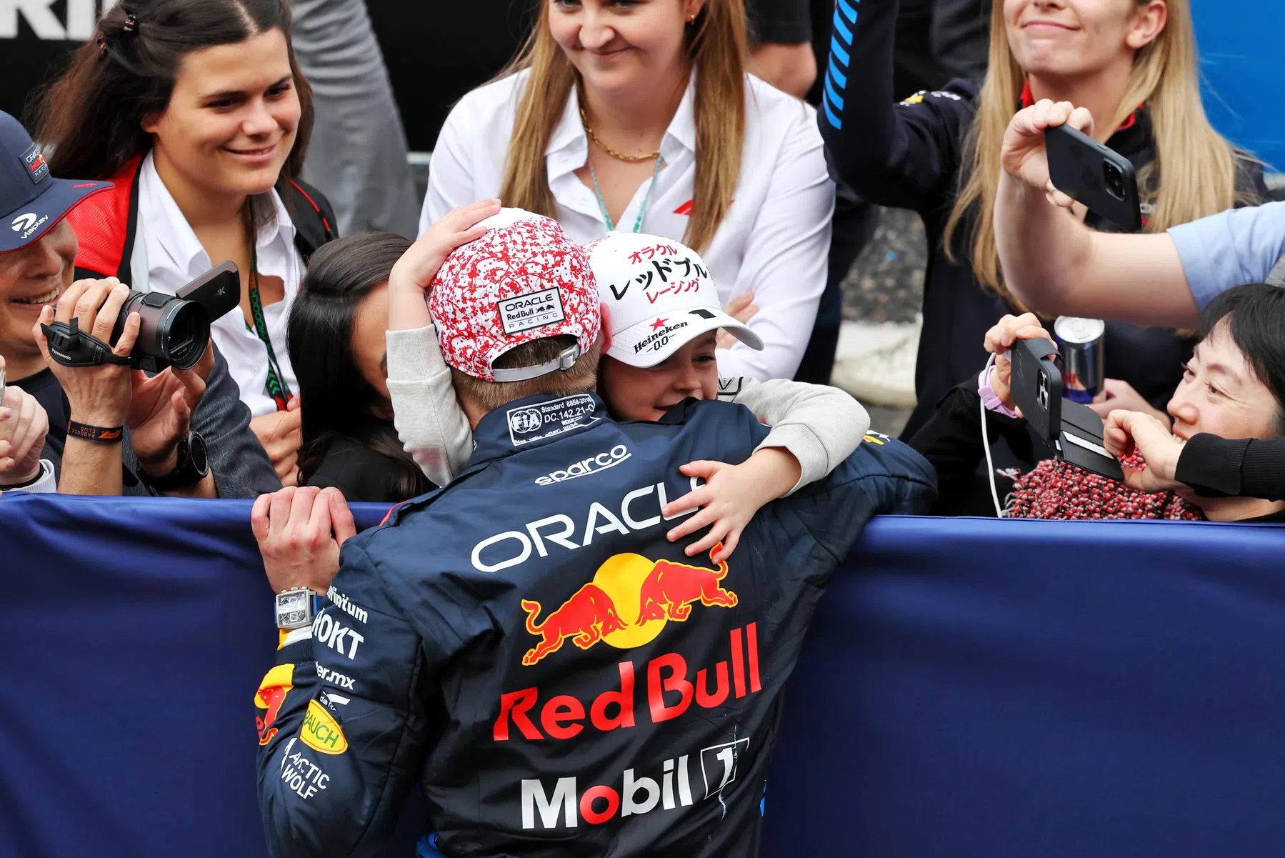 was verstappen in disneyland with kelly piquet and penelope