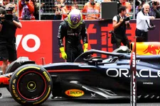 Thumbnail for article: Inspektor Lewis kehrt zurück: Hamilton wirft einen Blick auf Verstappens RB20