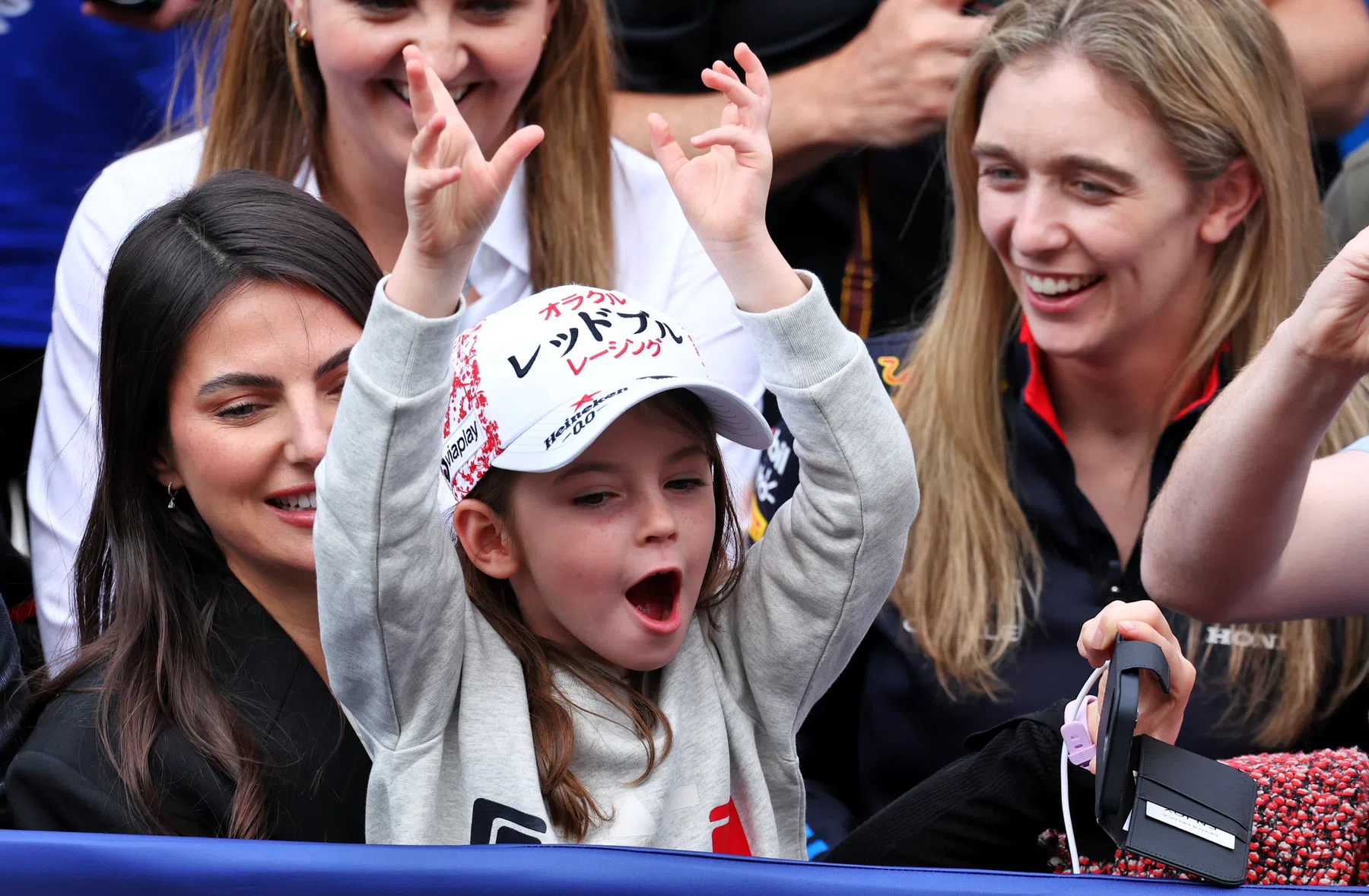 daniil kvyat e la figlia penelope con max verstappen e kelly