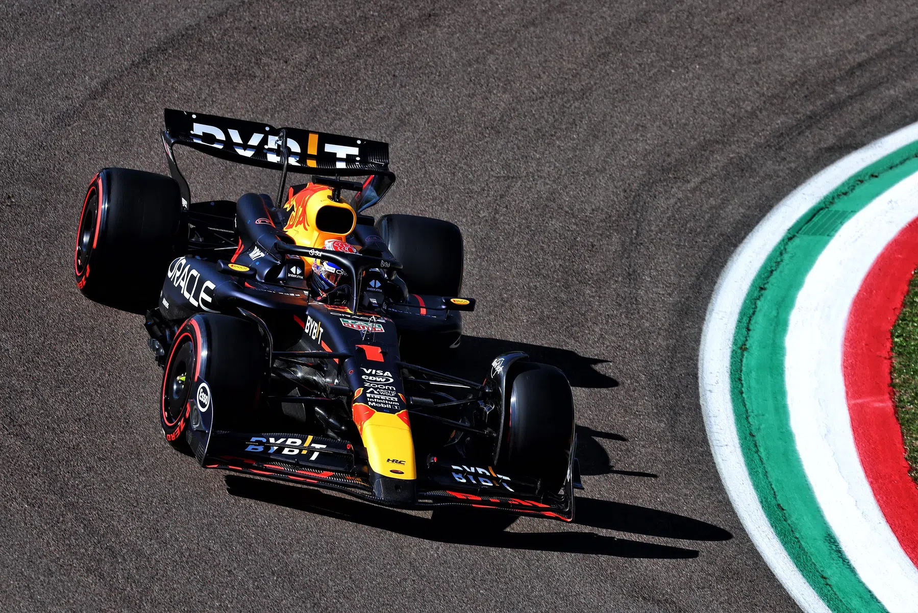 Max Verstappe wins the Imola Grand Prix after an incredibly exciting race