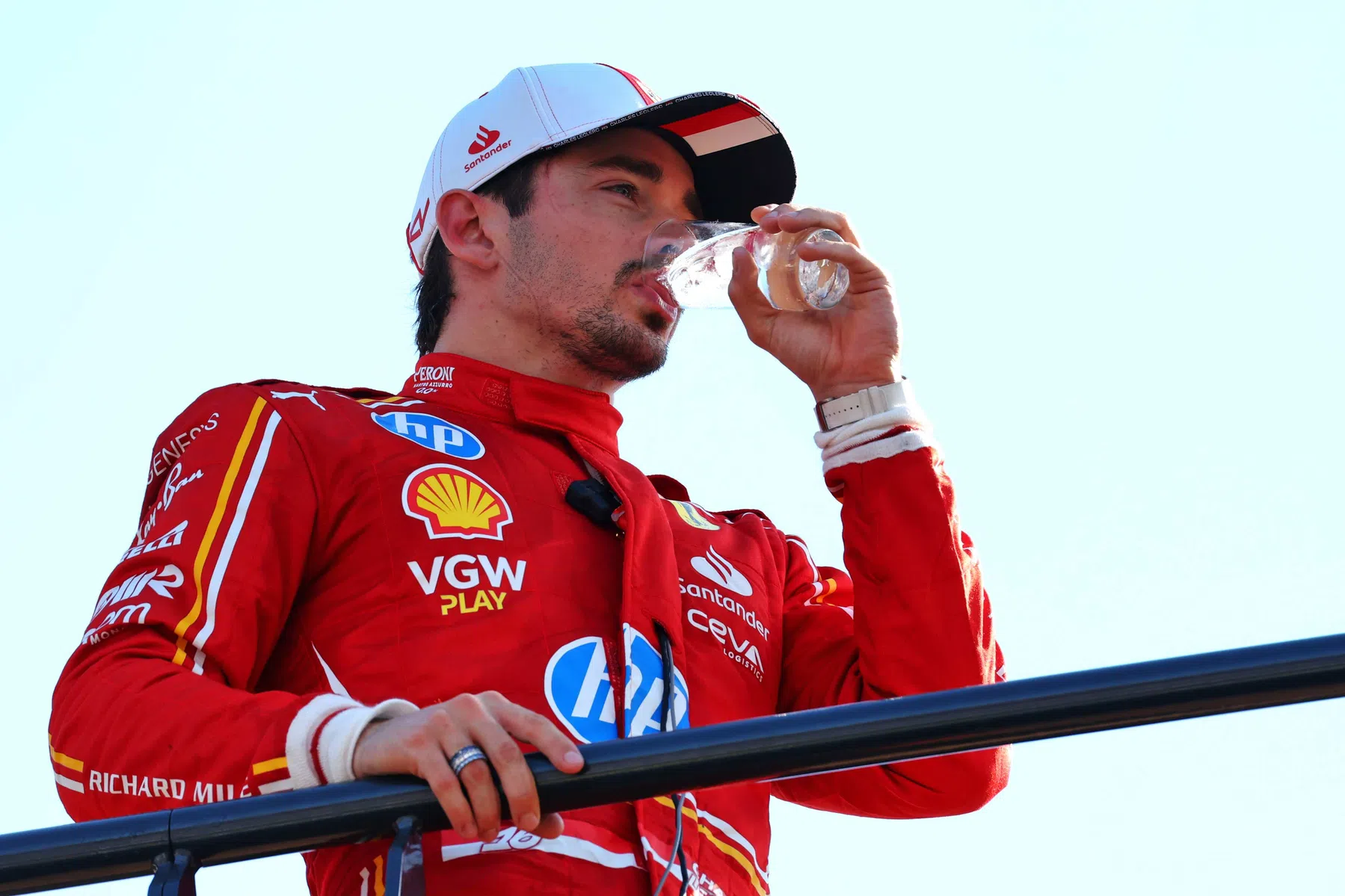 Leclerc guarda al GP di Monaco