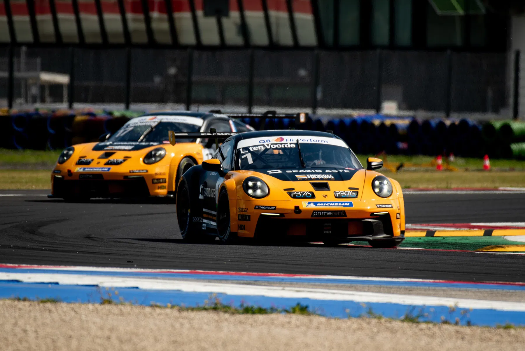 mist zit larry ten voorde in de weg tijdens 24 uur van nurburgring