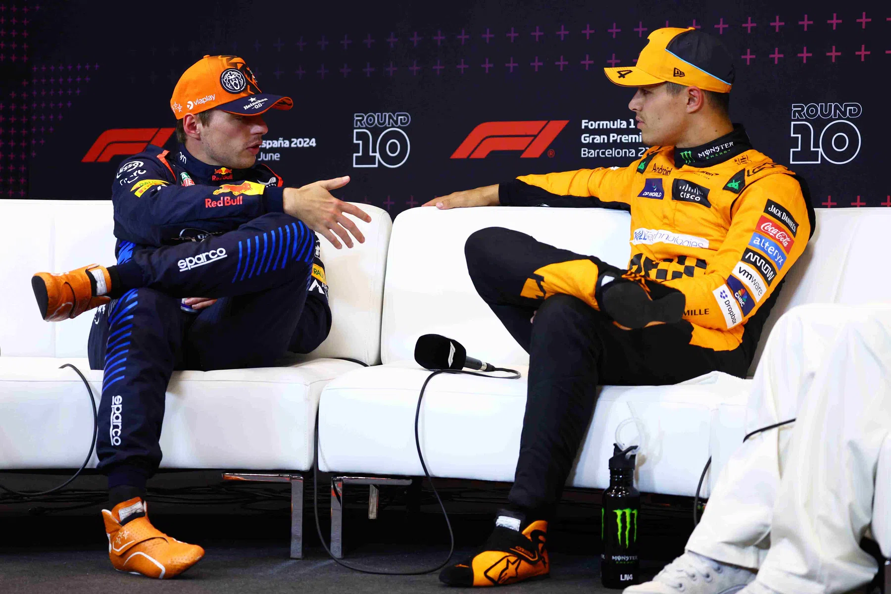 max verstappen en LANDO norris bespreken gp spanje in green room