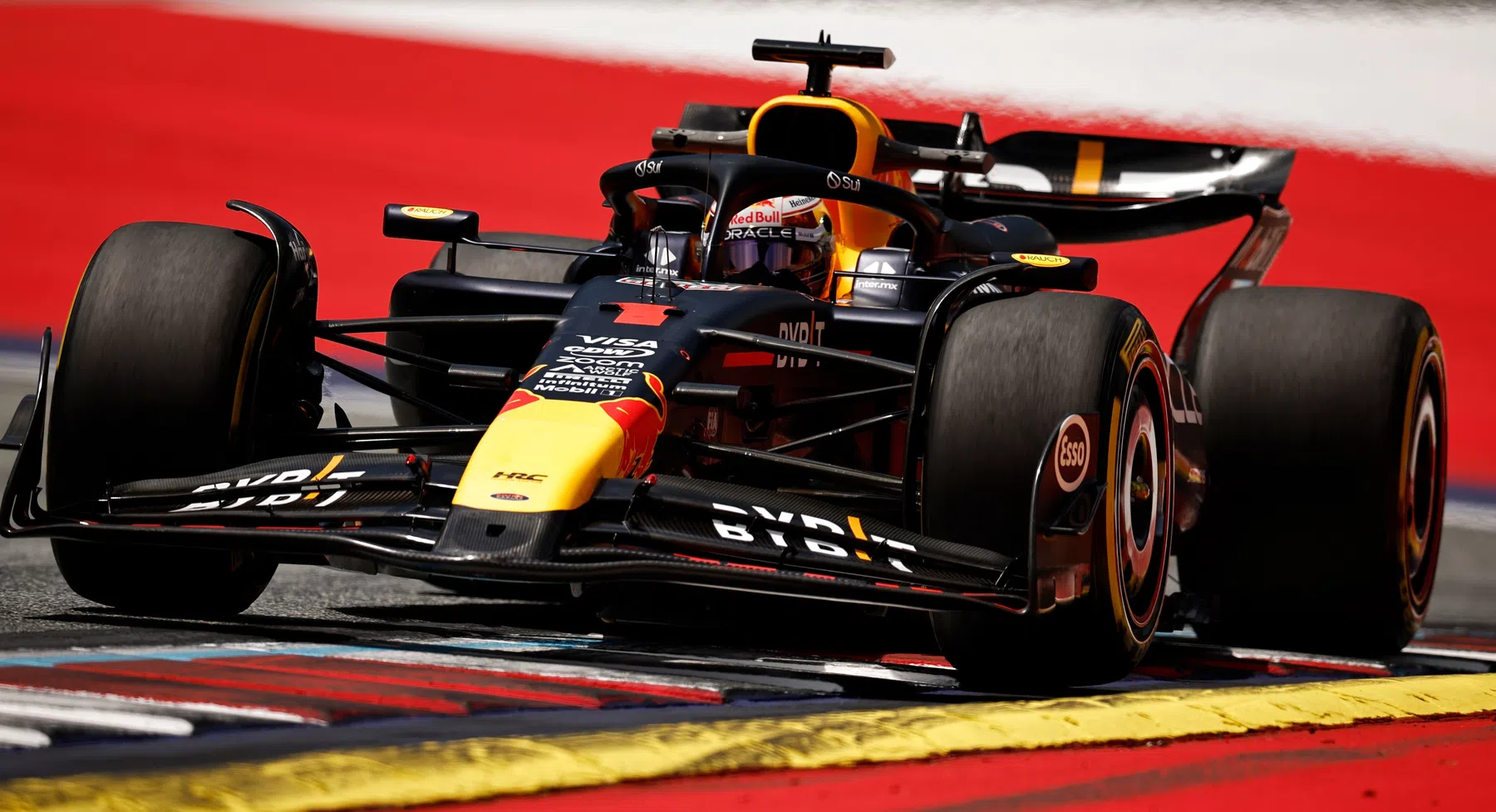 Verstappen pakt pole position voor sprintrace in Oostenrijk