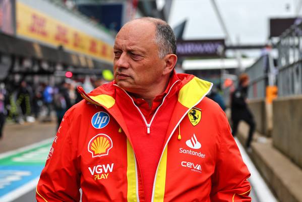 Vasseur licht de komst van Hamilton naar Ferrari toe