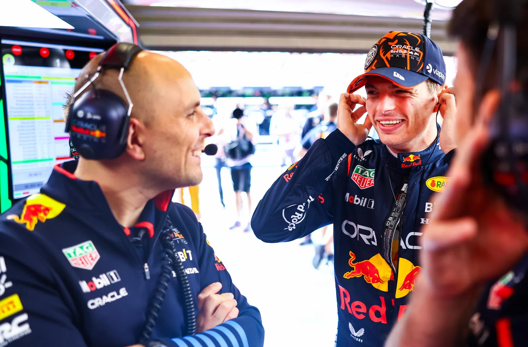 Verstappen lacht om fout van Lambiase in België