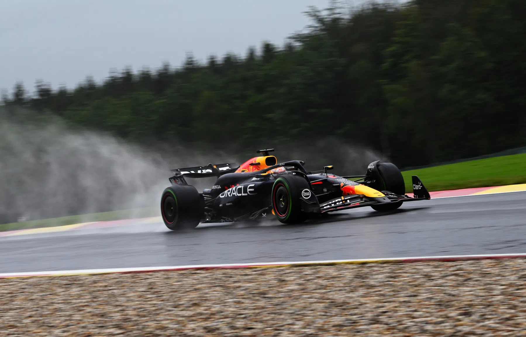 verslag derde vrije training in spa met verstappen snelste, crash stroll