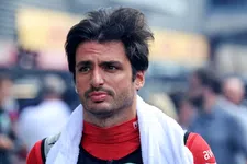 Thumbnail for article: Carlos Sainz tekent een meerjarige deal bij Williams na vertrek bij Ferrari