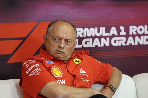 Vasseur racconta l'aspetto più difficile del lavoro con Leclerc e Sainz