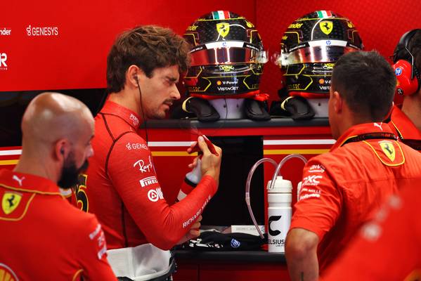 Oscar Piastri en Charles Leclerc naar stewards bij shunt in FP3 Italiaanse GP