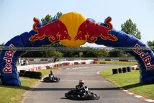 Thumbnail for article: Zoon Tom Coronel opgepikt door Red Bull Junior Team: 'Een droom'