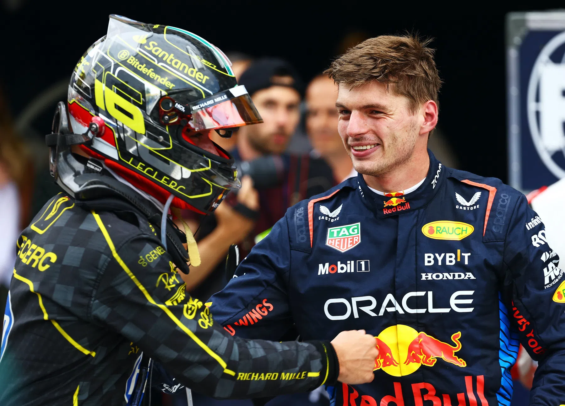 Il pilota di Formula 1 Carlos Sainz parla di Charles Leclerc e Max Verstappen