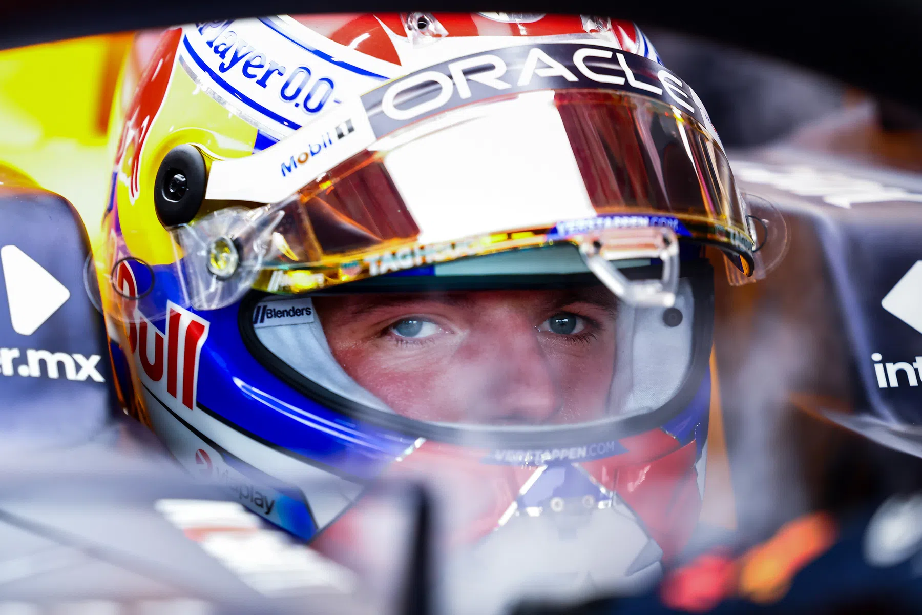 F1 Max Verstappen si rifiuta di rispondere alle domande