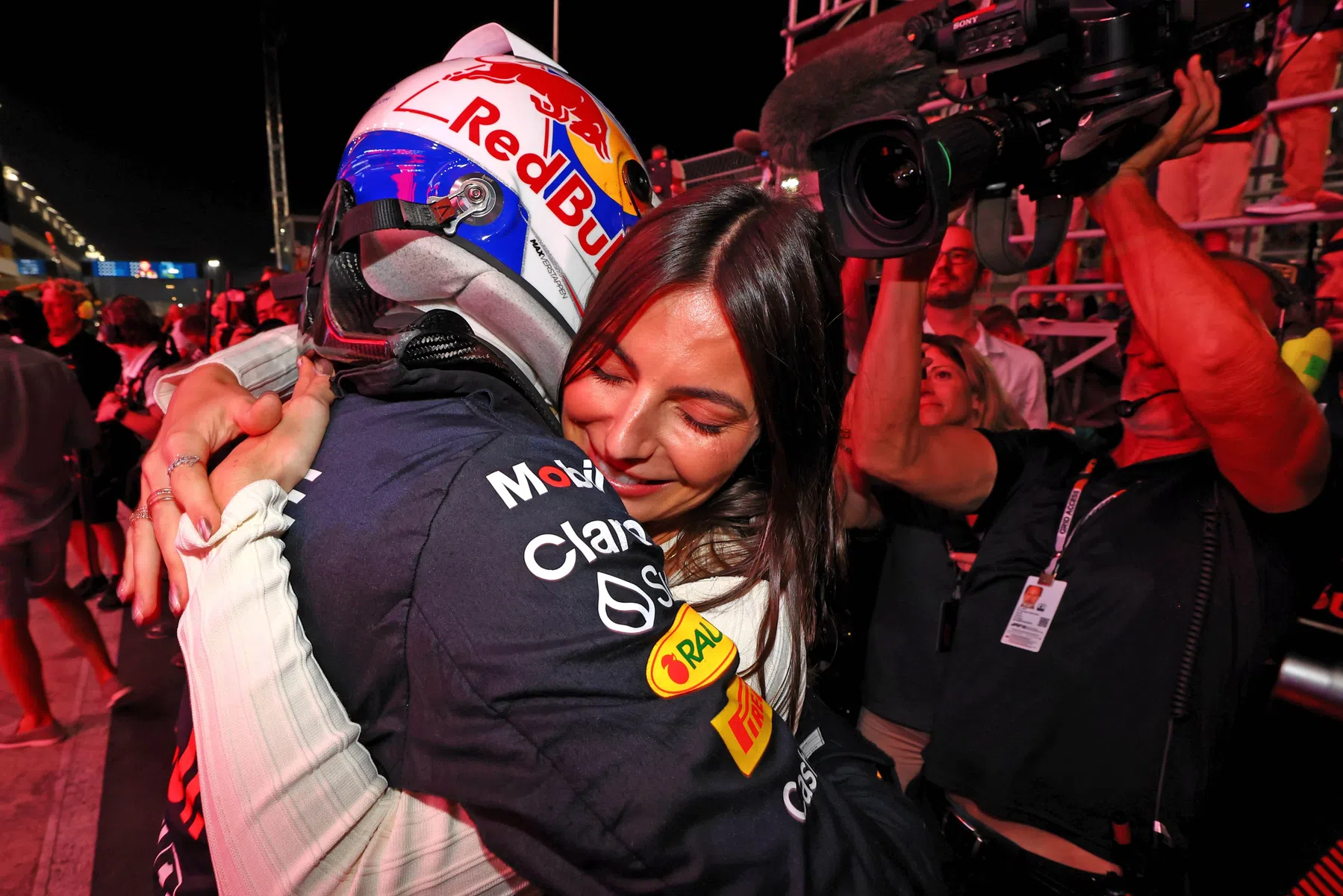 Kelly Piquet deelt foto's op Instagram voor verjaardag Max Verstappen