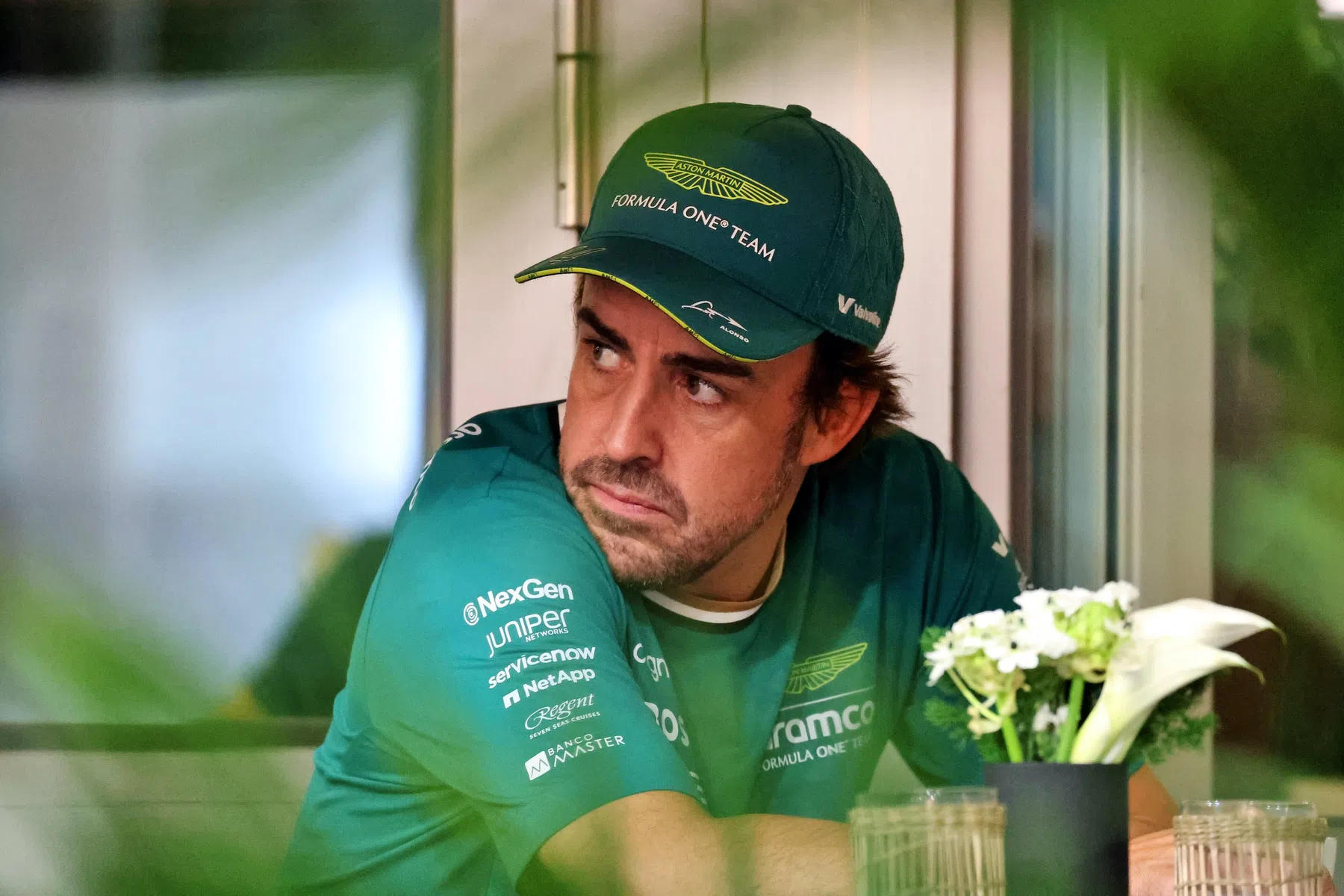 F1 coureur Fernando Alonso van Aston Martin over Formule 1-coureurs