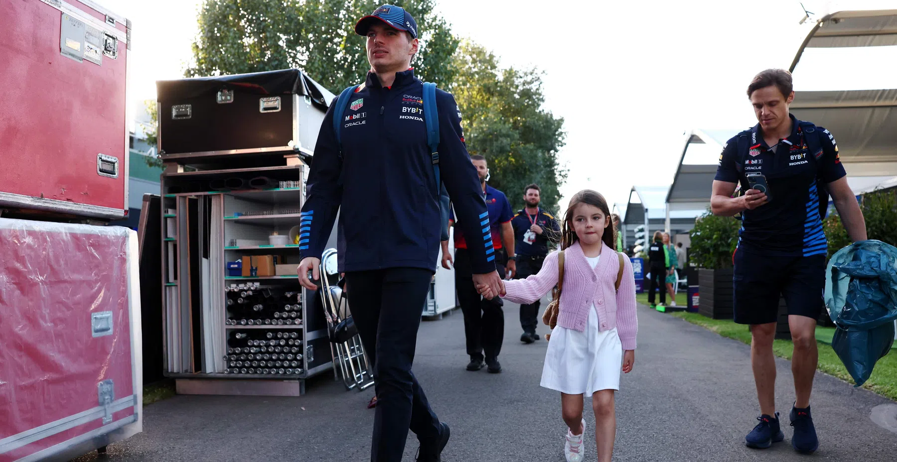 Max Verstappen helps daughter of girlfriend Kelly Piquet with phone