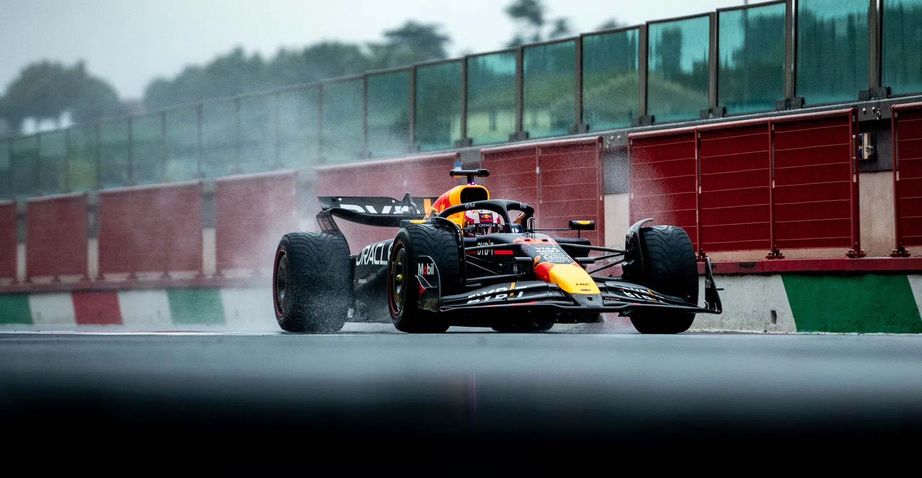 Pirelli F1-Test mit Red Bull und McLaren wegen Regens abgebrochen