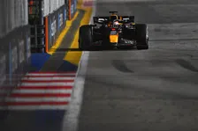 Thumbnail for article: Coulthard decides: Does Hamilton on Verstappen overtake better?